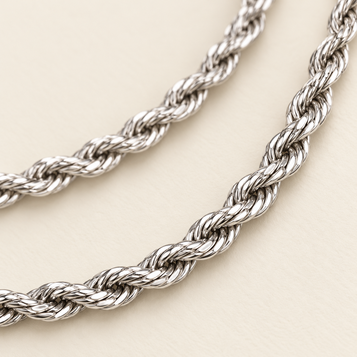 Mirelle Rope Chain Necklace - Texture detail