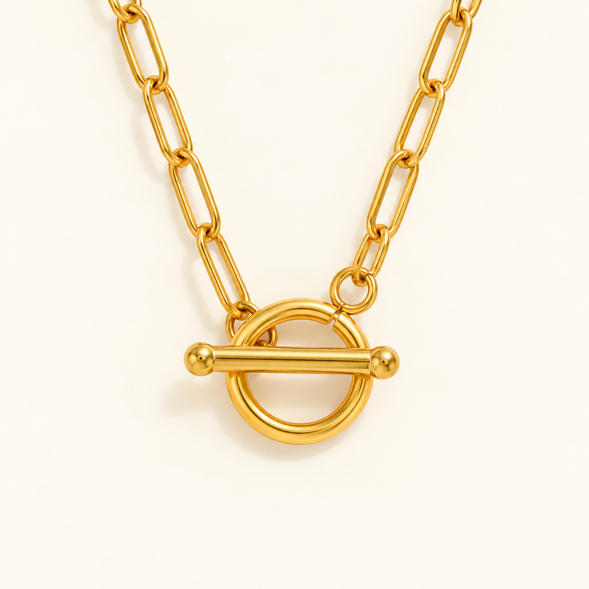 Paper-Link Toggle Necklace - clasp-detail
